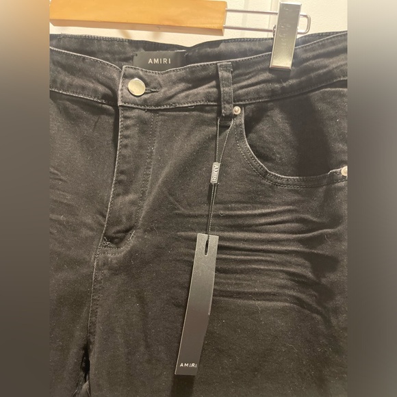 NWT Amiri Varsity Patch Logo Men's Black Distressed Jeans Size 38 - Picture 2 of 9